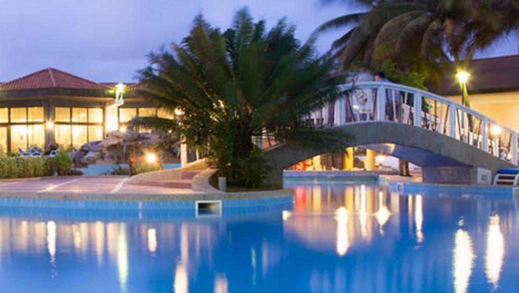 La Palm Royal Beach Hotel Accra Buitenkant foto