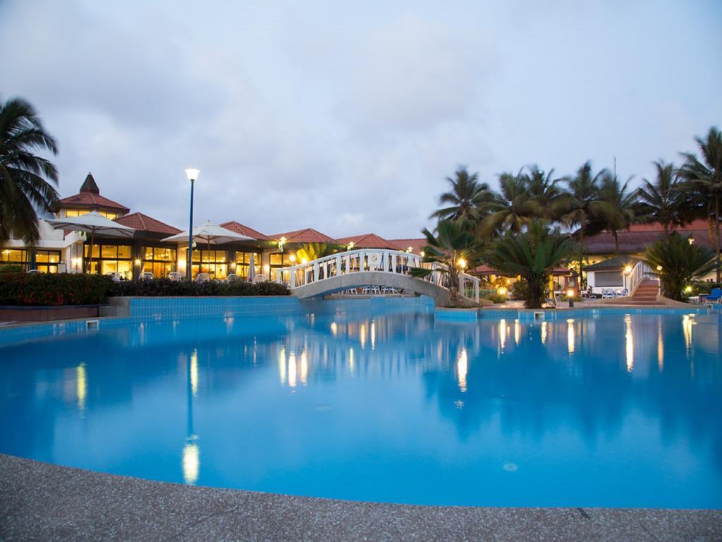 La Palm Royal Beach Hotel Accra Buitenkant foto